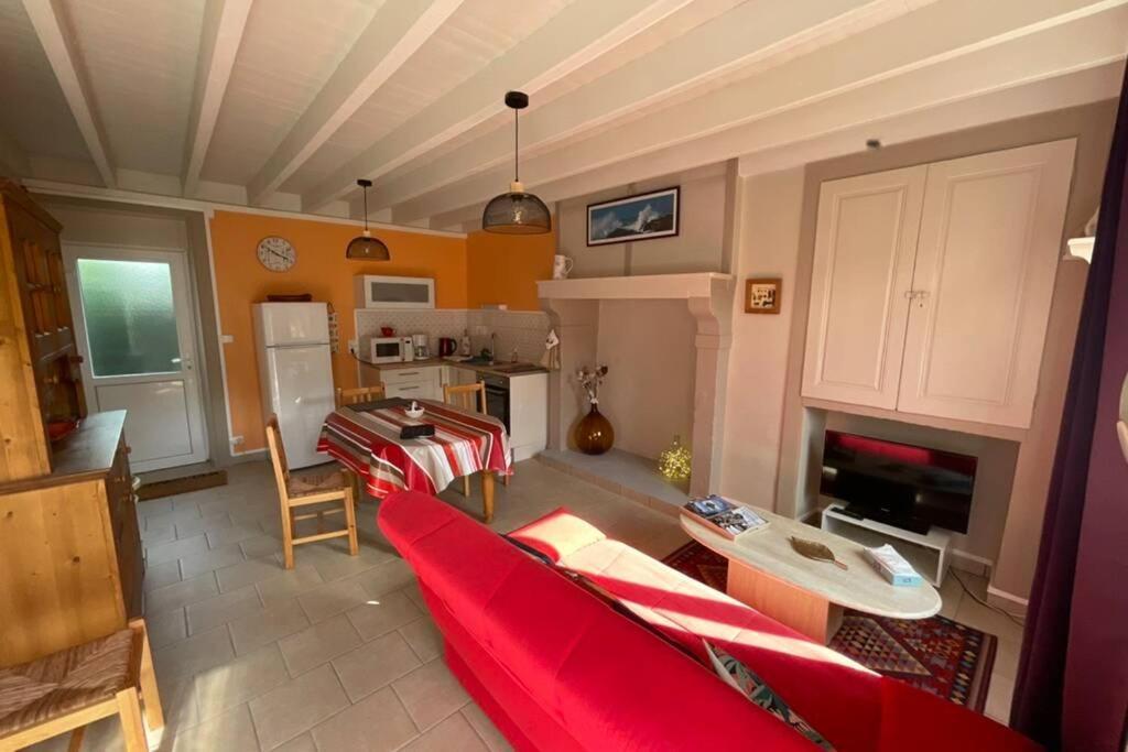 Gite En Cotentin Villa Etienville Exterior photo